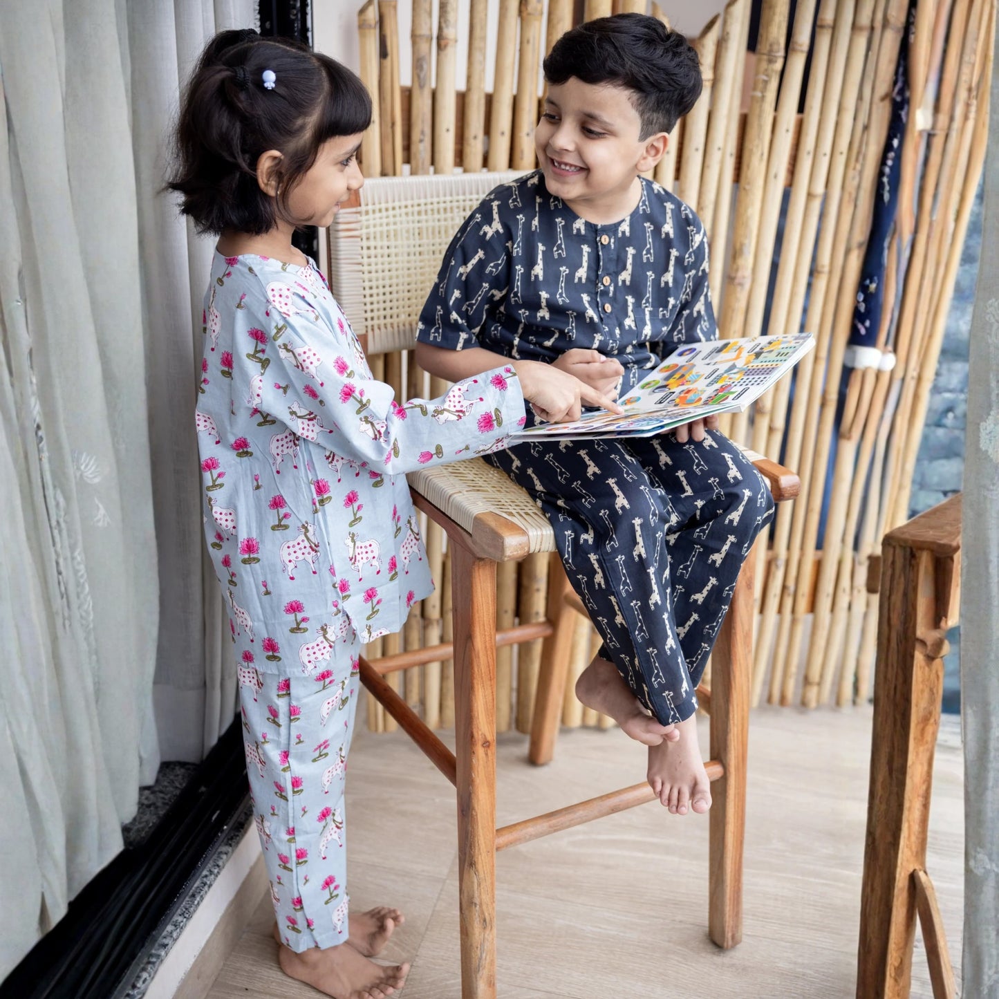 Giggly Giraffe Kids Unisex Nightsuit